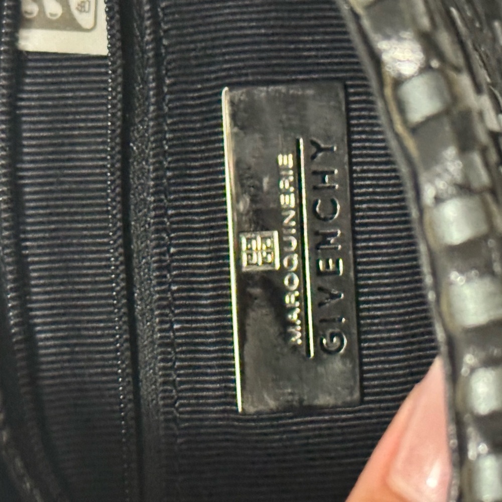Elegant Black Givenchy Patterned Women's Bag/ crossbody - Picture 5 of 7
